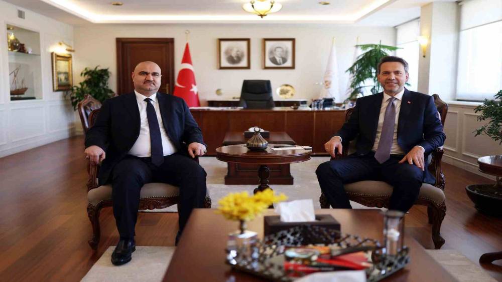 Bakan Bayraktar, Kerk&uuml;k Valisi Ağa&rsquo;yı ağırladı
