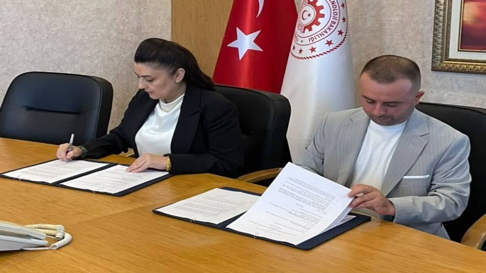 Bafra, yama&ccedil; paraş&uuml;t&uuml; projesiyle turistlerin cazibe merkezi olacak
