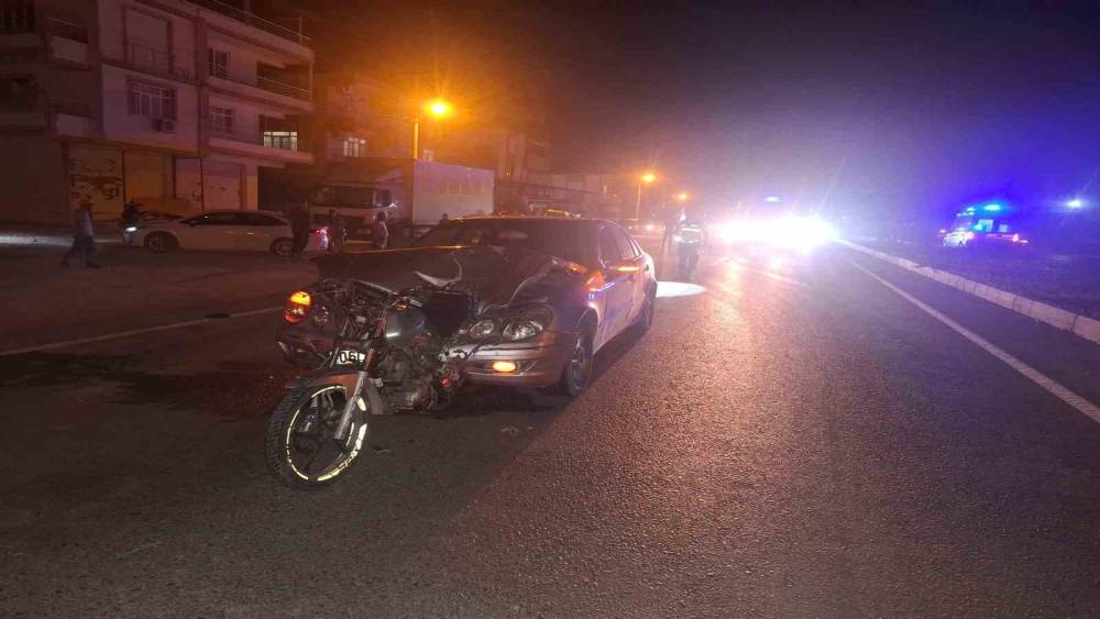 Otomobil motosiklete arkadan &ccedil;arptı: 1 &ouml;l&uuml;, 1 ağır yaralı
