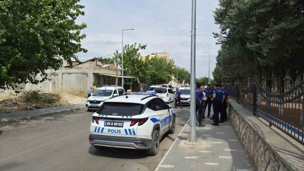 Kayıp gen&ccedil;ten ailesine bı&ccedil;aklı tehdit iddiası
