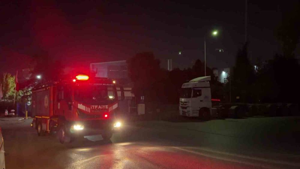 Kozmetik fabrikasında kimyasal madde alarmı
