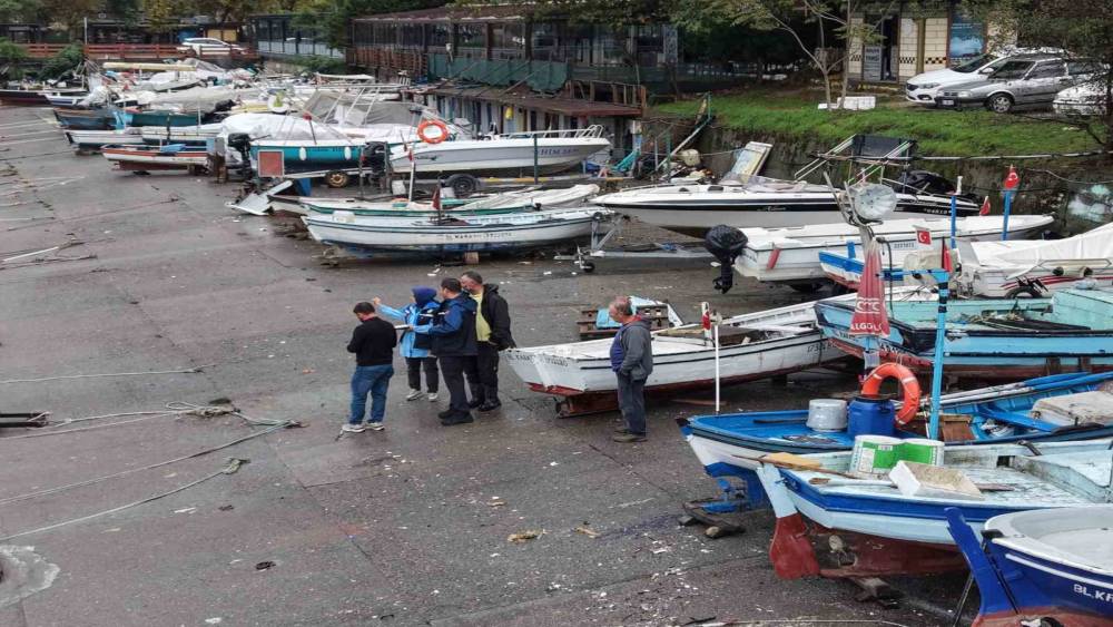 D&uuml;zce&rsquo;de fırtınada zarar g&ouml;ren tekneler i&ccedil;in hasar tespiti yapıldı
