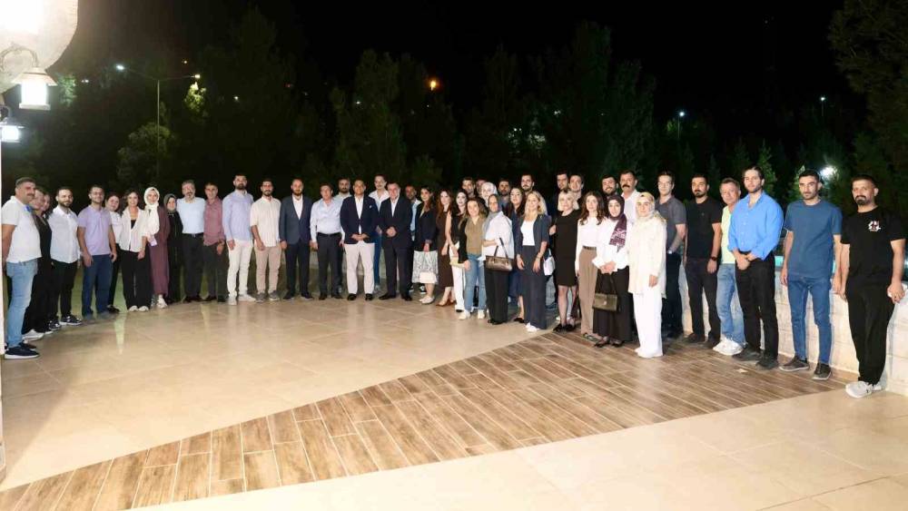 Başkan Şahin, Midyat Devlet Hastanesi y&ouml;netimi ve hekimlerle bir araya geldi
