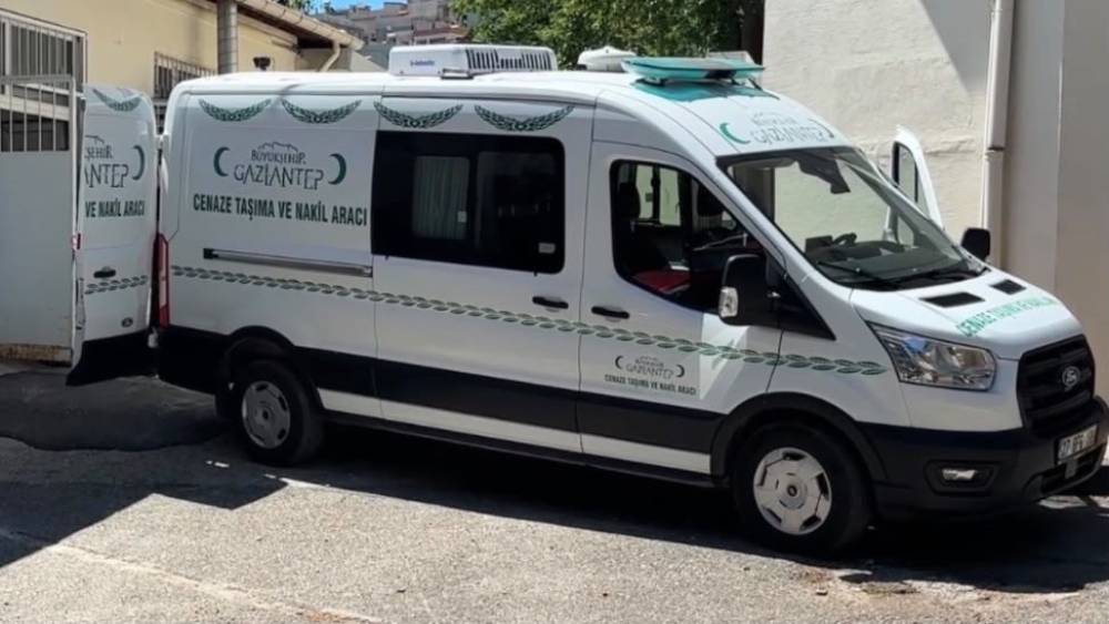 Gaziantep&rsquo;te silindir makinesine sıkışan 25 yaşındaki iş&ccedil;i kurtarılamadı
