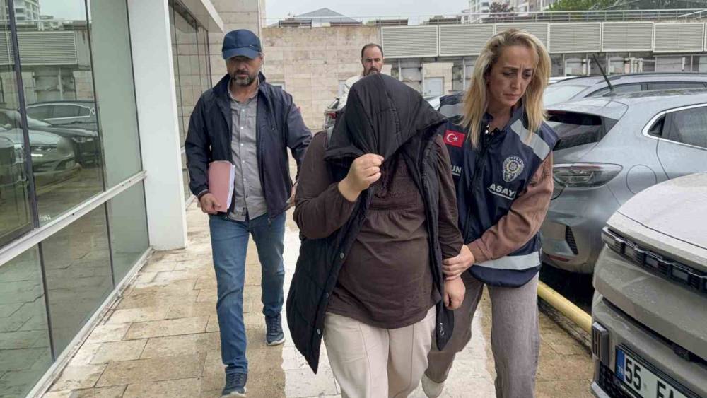 AVM&rsquo;den 20 bin liralık giyim eşyası &ccedil;alan kadın yakalandı
