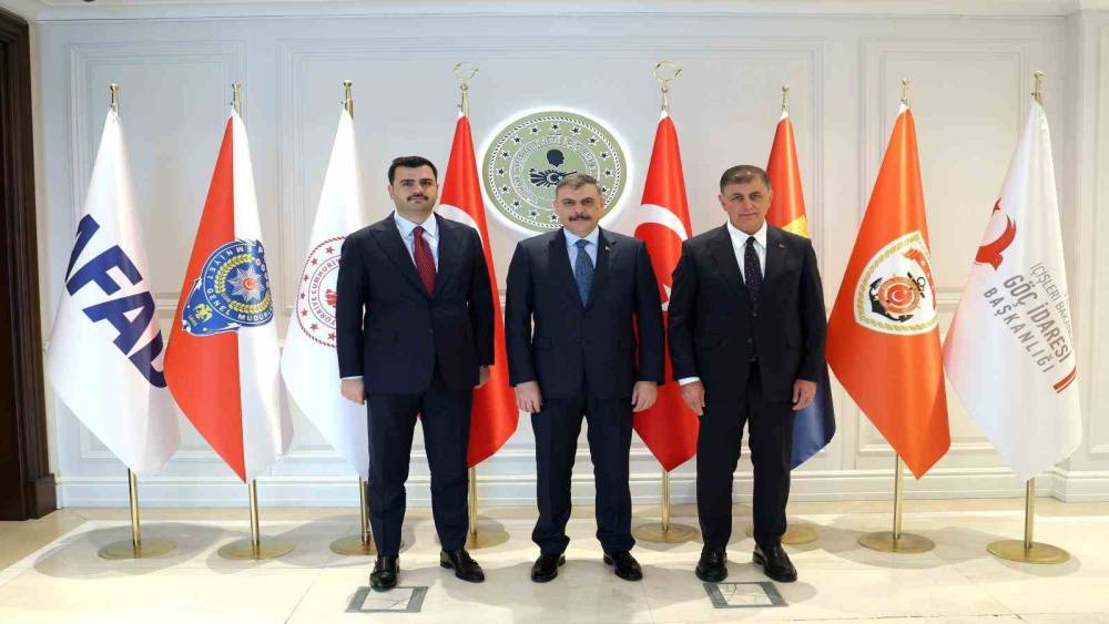 Başkan Tugay&rsquo;dan İzmir i&ccedil;in Ankara&rsquo;da &uuml;st d&uuml;zey temaslar
