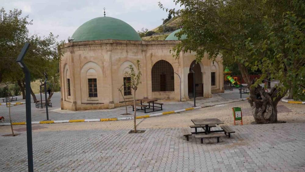 Kahta Ebu Sadık Ziyareti modern bir g&ouml;r&uuml;n&uuml;me kavuştu
