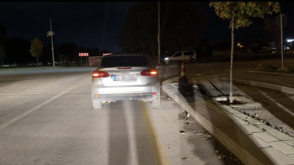 Pencere almaya gitti, aracından uyuşturucu &ccedil;ıktı, 200 bin TL de ceza yedi
