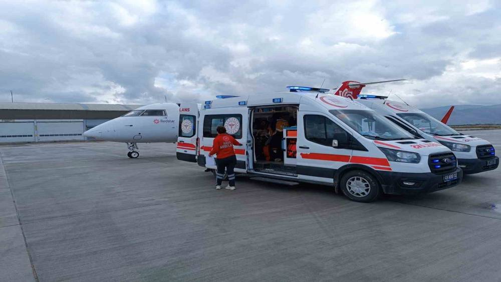 U&ccedil;ak ambulans, 20 haftalık bebek i&ccedil;in havalandı
