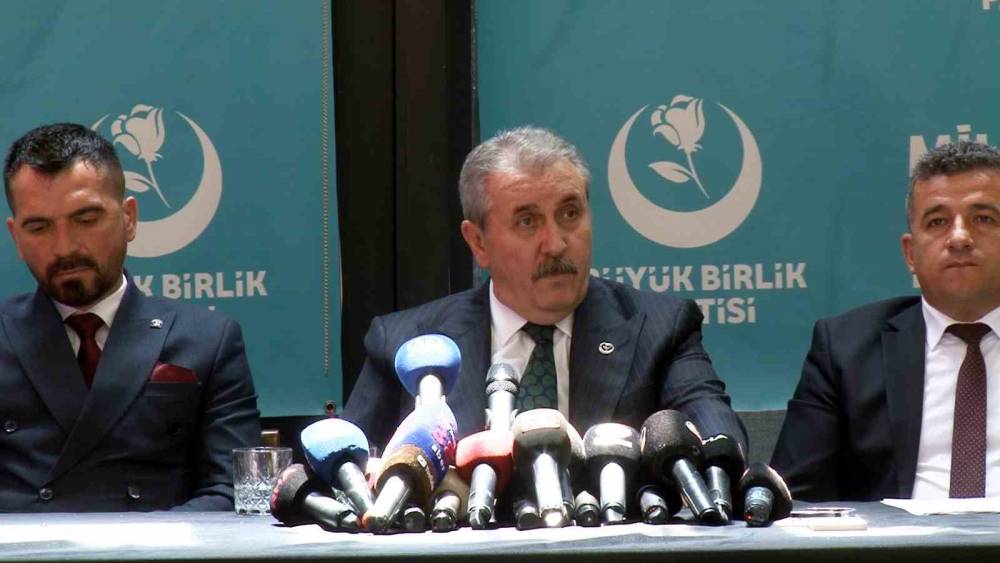 BBP Genel Başkanı Destici: "Cumhurbaşkanımızın erken se&ccedil;imle tekrar aday olması sağlanmalıdır"

