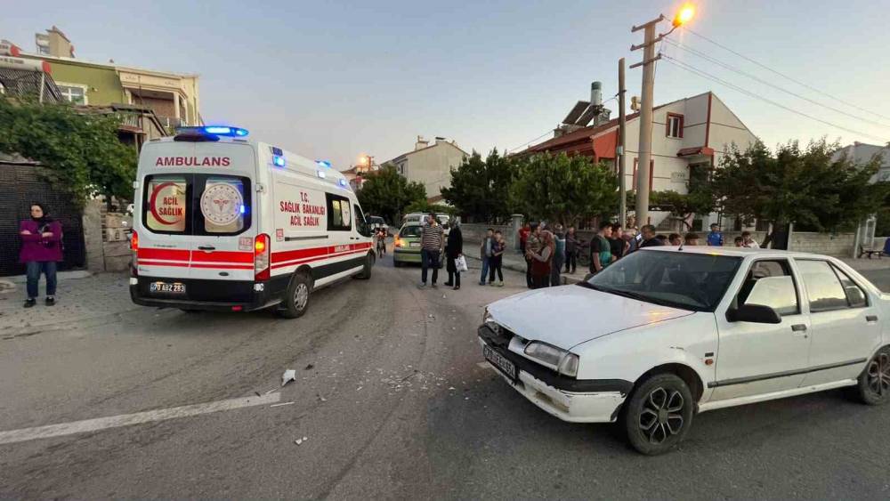 Karaman&rsquo;da otomobiller &ccedil;arpıştı: 1 yaralı
