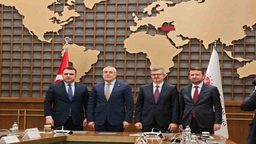 İŞKUR ile Basın İlan Kurumu arasında medya sekt&ouml;r&uuml;nde istihdam iş birliği protokol&uuml;
