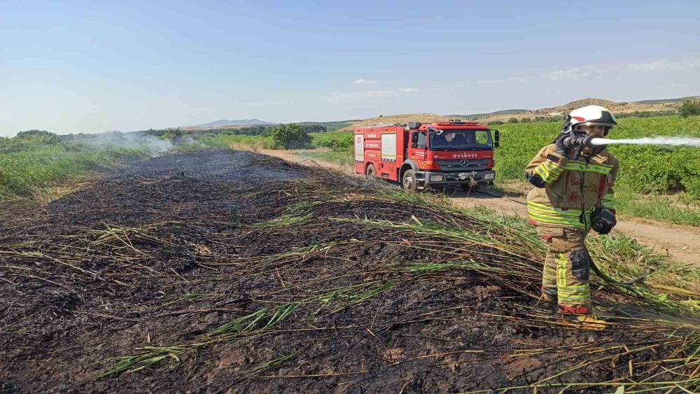 Aşırı sıcaklar Manisa&rsquo;yı ateş &ccedil;emberine &ccedil;evirdi
