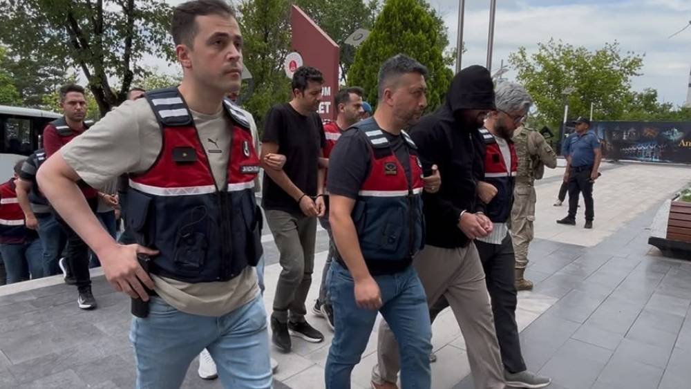 G&uuml;listan Doku soruşturmasında tutuklanan 4 polis cezaevine sevk g&ouml;nderildi
