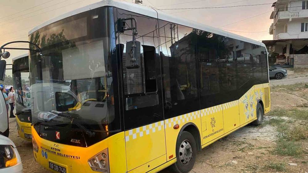 Aydın B&uuml;y&uuml;kşehir otob&uuml;sleri tahliye i&ccedil;in beklemede
