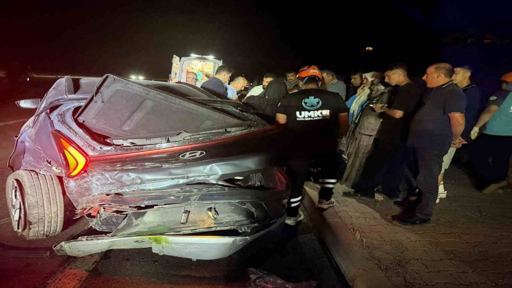 Bing&ouml;l&rsquo;de iki otomobil &ccedil;arpıştı: 4 yaralı

