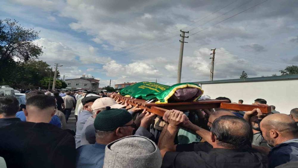 Karapınar&rsquo;da devrilen trakt&ouml;rde ağır yaralanan yaşlı adam hayatını kaybetti
