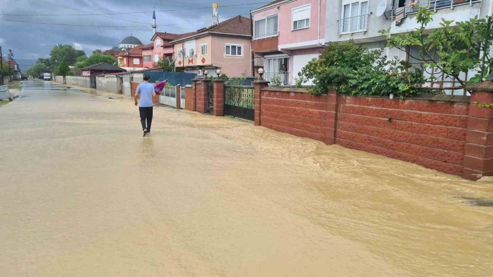 &Ccedil;aycuma&rsquo;da su baskını mağduriyeti: Mahalle sakinleri kalıcı &ccedil;&ouml;z&uuml;m istiyor
