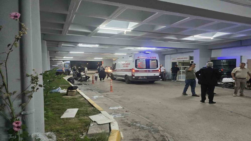 Bursa&rsquo;da d&uuml;ğ&uuml;n yemeği sonrası rahatsızlanan 50 kişi hastanelik oldu
