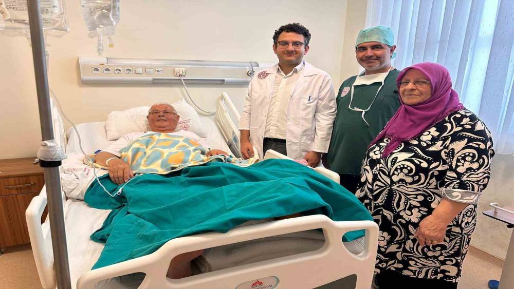 Saray Devlet Hastanesi&rsquo;nde bir ilk: Total diz protezi ameliyatları ger&ccedil;ekleştirildi
