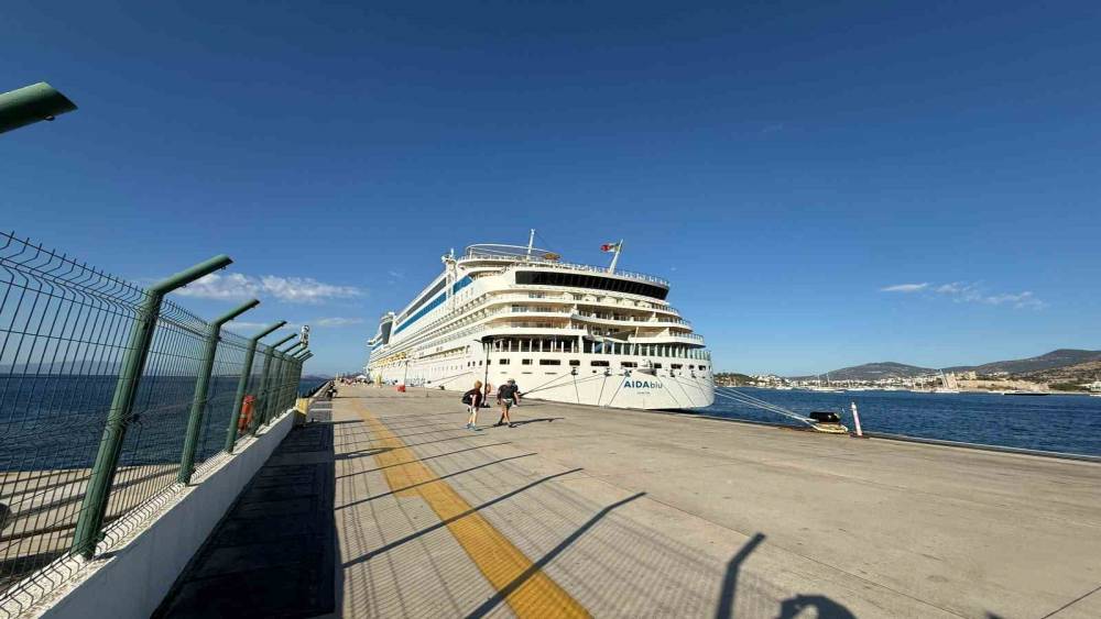 Bodrum&rsquo;a 2 bin 243 yolcuyla geldi
