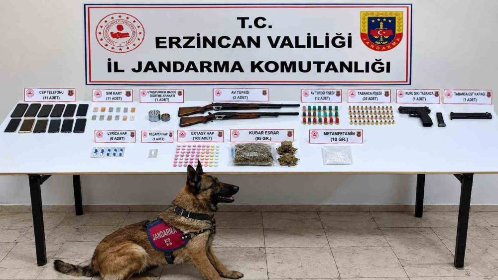 Erzincan&rsquo;da uyuşturucu operasyonunda 10 ş&uuml;pheli g&ouml;zaltına alındı
