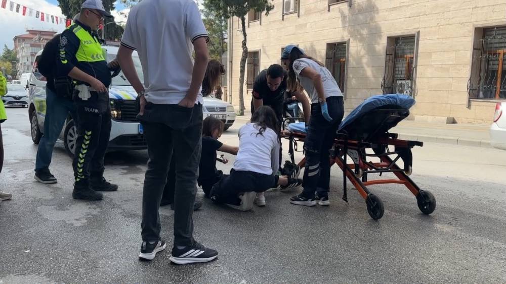 Burdur&rsquo;da motosiklet devrildi: 1 yaralı

