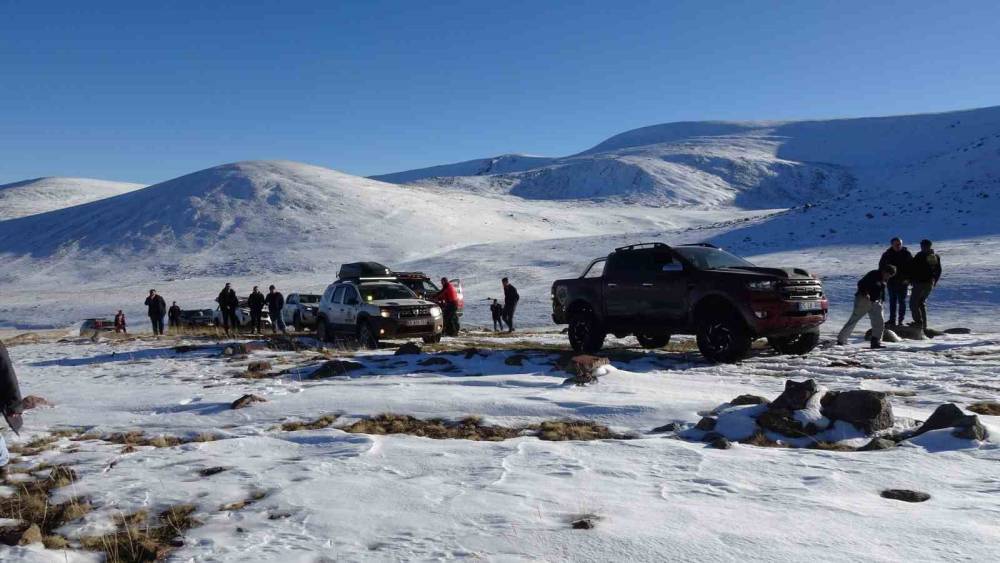 Erzurum’un saklı güzelliklerini off-road ile keşfediyorlar