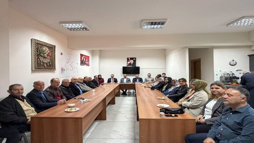 AK Parti Bilecik teşkilatı 5 il&ccedil;ede sahaya y&ouml;nelik &ccedil;alışmaları masaya yatırdı
