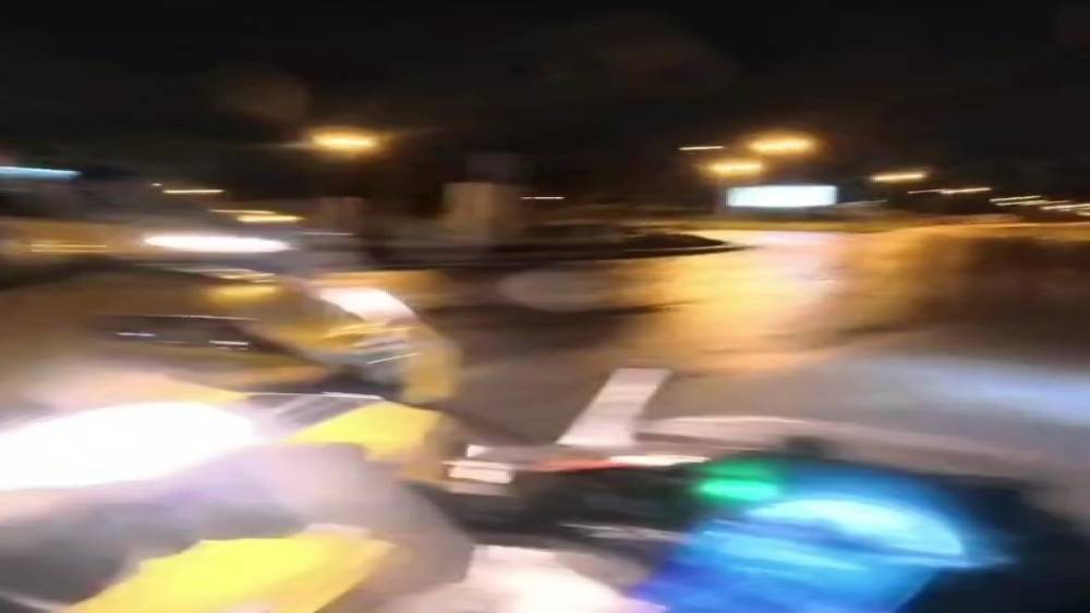 Hafif ticari ara&ccedil; ile motosiklet kavşakta &ccedil;arpıştı
