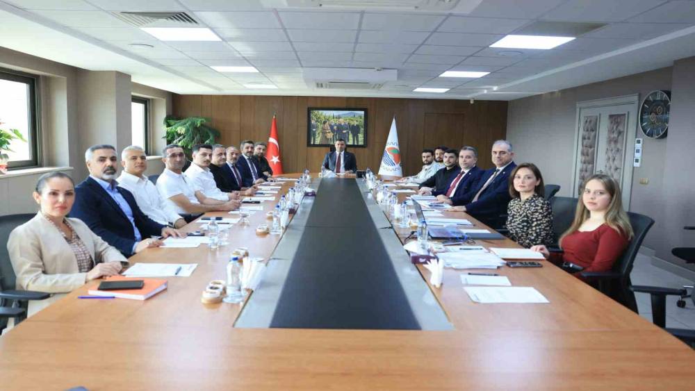 MTSO, Mersin tekstil sekt&ouml;r&uuml;n&uuml; k&uuml;resel rekabete hazırlıyor
