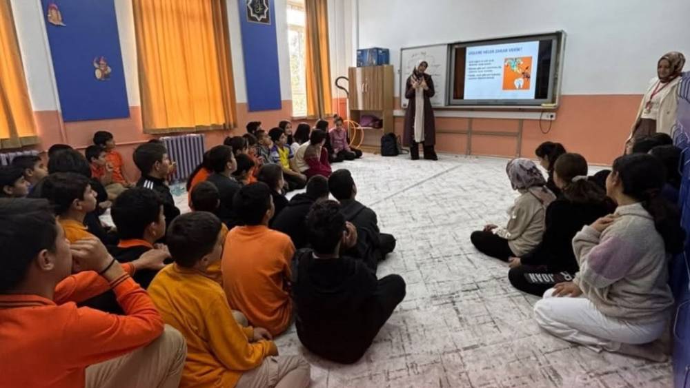 Beyşehir&rsquo;de sağlıklı g&uuml;l&uuml;şler i&ccedil;in okul okul tarama
