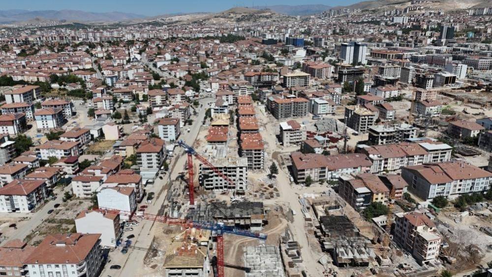 Malatya&rsquo;da enkaz kaldırma işlemleriyle ilgili 6 kamu g&ouml;revlisine soruşturma izni

