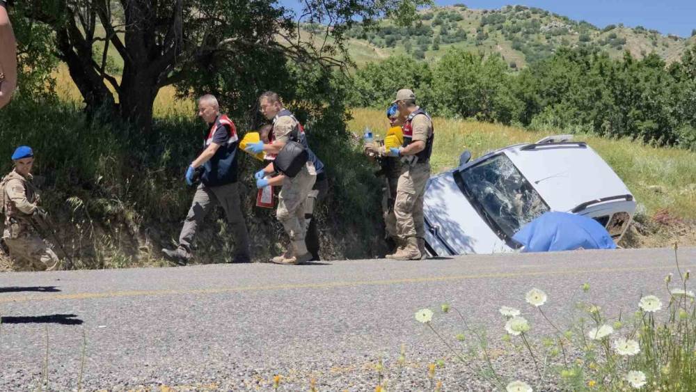 Ağabey, arazi nedeniyle kardeşinin olduğu aracı taradı: 1 &ouml;l&uuml;, 1 ağır yaralı
