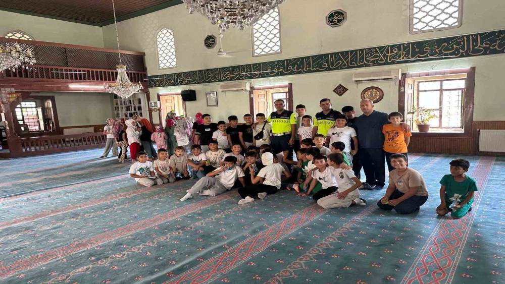 Jandarmadan 61 &ouml;ğrenciye trafik eğitimi

