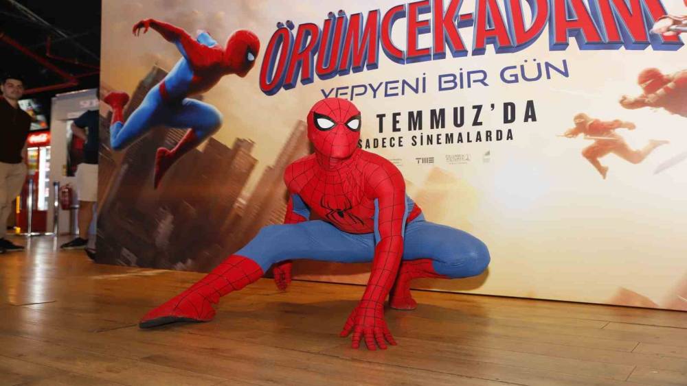 McDonald&rsquo;s T&uuml;rkiye&rsquo;den &lsquo;&Ouml;r&uuml;mcek Adam&rsquo; temalı fig&uuml;rler ve men&uuml;ler
