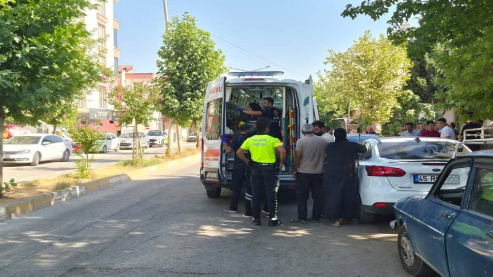 Adıyaman&rsquo;da otomobilin &ccedil;arptığı &ccedil;ocuk yaralandı
