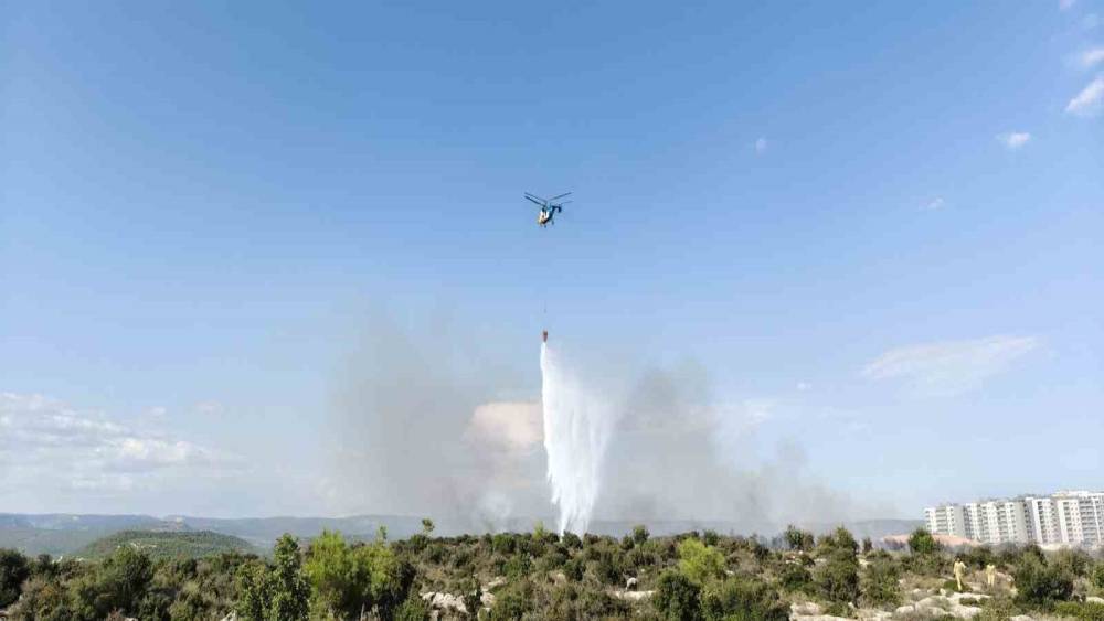 Silifke&rsquo;de makilik alanda &ccedil;ıkan yangın s&ouml;nd&uuml;r&uuml;ld&uuml;
