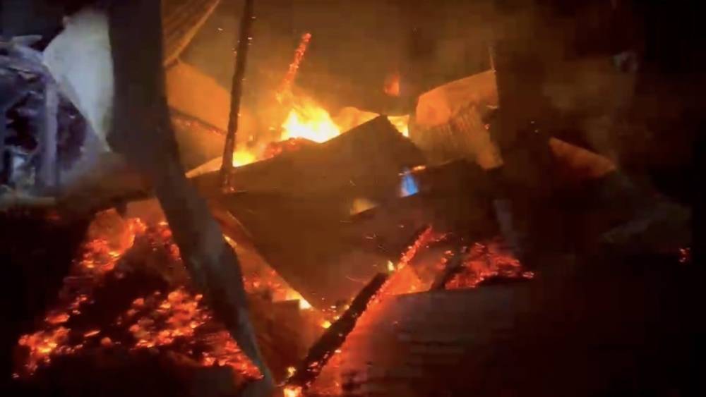 Osmaniye&rsquo;de samanlık yangını itfaiye ekiplerince s&ouml;nd&uuml;r&uuml;ld&uuml;

