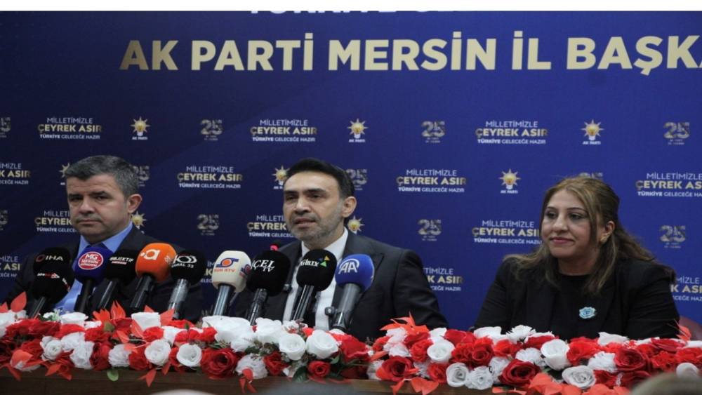 AK Parti Mersin teşkilatlarından eski y&ouml;neticilere vefa ziyareti
