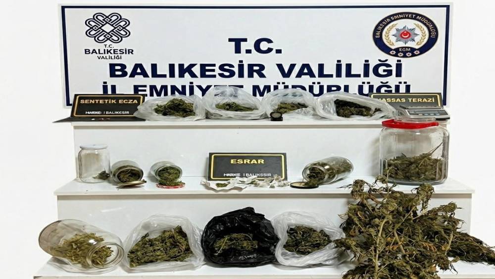 Balıkesir&rsquo;de uyuşturucu operasyonu: 2 şahsa g&ouml;zaltı
