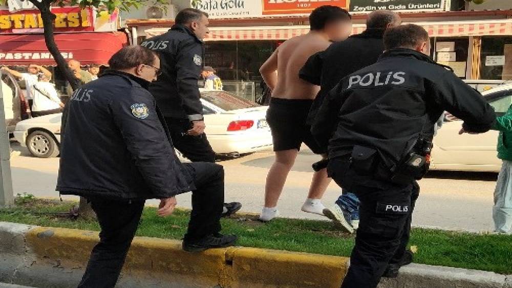 Kuşadası&rsquo;nda bı&ccedil;aklı panik
