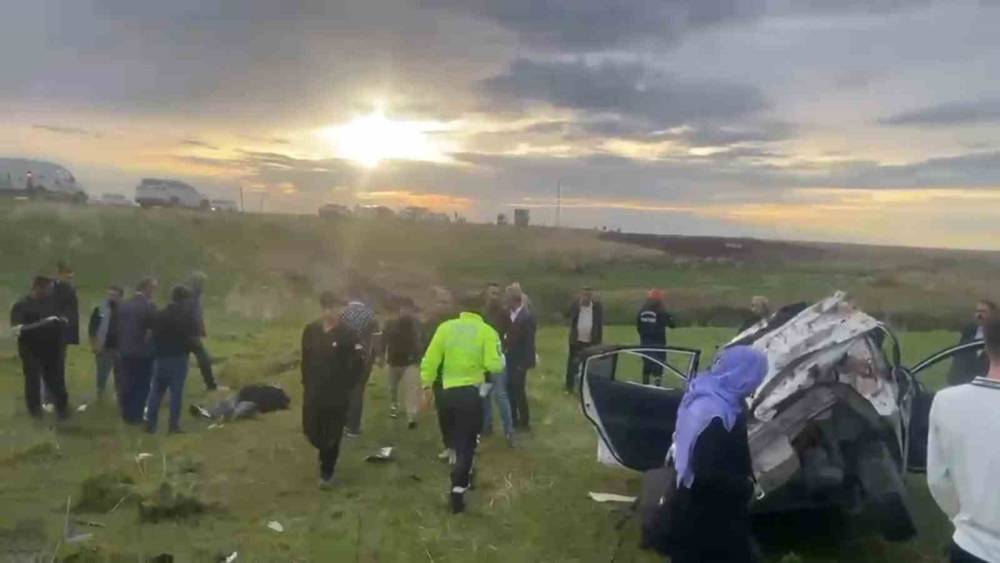 Şanlıurfa&rsquo;da otomobil şarampole u&ccedil;tu: 1 &ouml;l&uuml;, 2 yaralı
