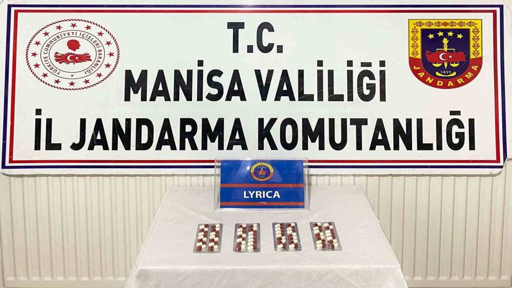 Manisa’da 2 şüpheliden, 54 sentetik hap çıktı
