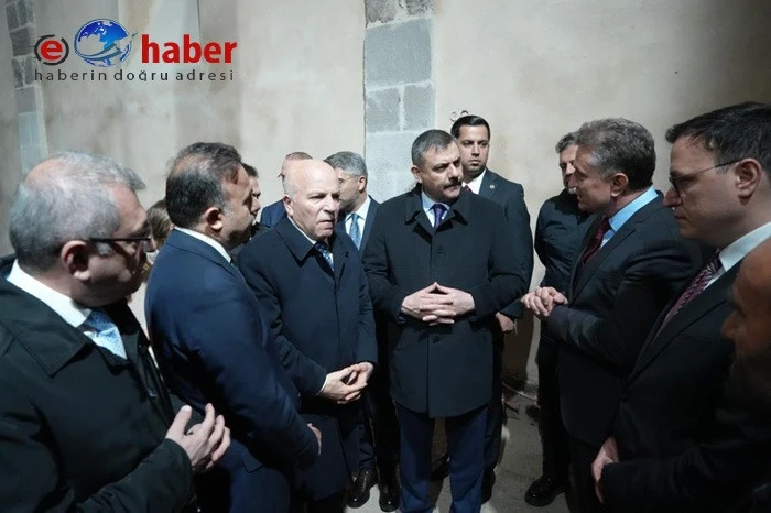 Bakan &Ccedil;ift&ccedil;i, Erzurum&rsquo;da restorasyonu devam eden Fetih Camii&rsquo;ni inceledi