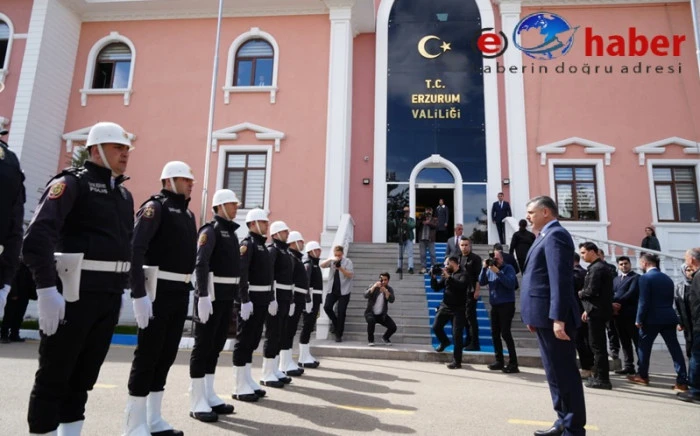 İ&ccedil;işleri Bakanı &Ccedil;ift&ccedil;i Erzurum Valiliği&rsquo;nde il y&ouml;neticileri ile bir araya geldi