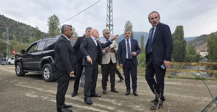 Erzurum B&uuml;y&uuml;kşehir Belediye Başkanı Mehmet Sekmen&rsquo;in katılımıyla Şenkaya&rsquo;da ger&ccedil;ekleştirilen Toplu A&ccedil;ılış T&ouml;reni&rsquo;nde il&ccedil;eye kazandırılan yatırım ve hizmetler vatandaşlarla buluşturuldu.