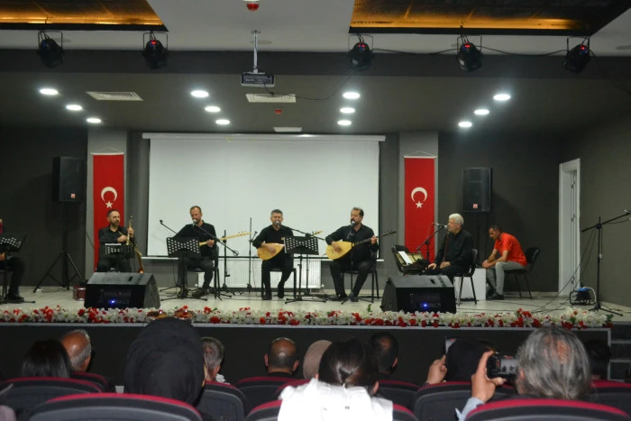 Erzurum Cemevi&rsquo;nde d&uuml;zenlenen Kerbela &ldquo;Acımıza Ağıtlar&rdquo; programı, geniş katılımla ger&ccedil;ekleştirildi.