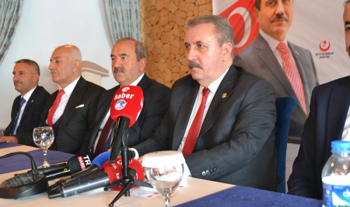 Destici, Erzurum&rsquo;da basınla buluştu