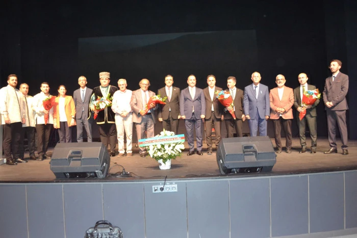 Azerbaycan ve Erzurum &Acirc;şıkları Ortak Sahnede Buluştu